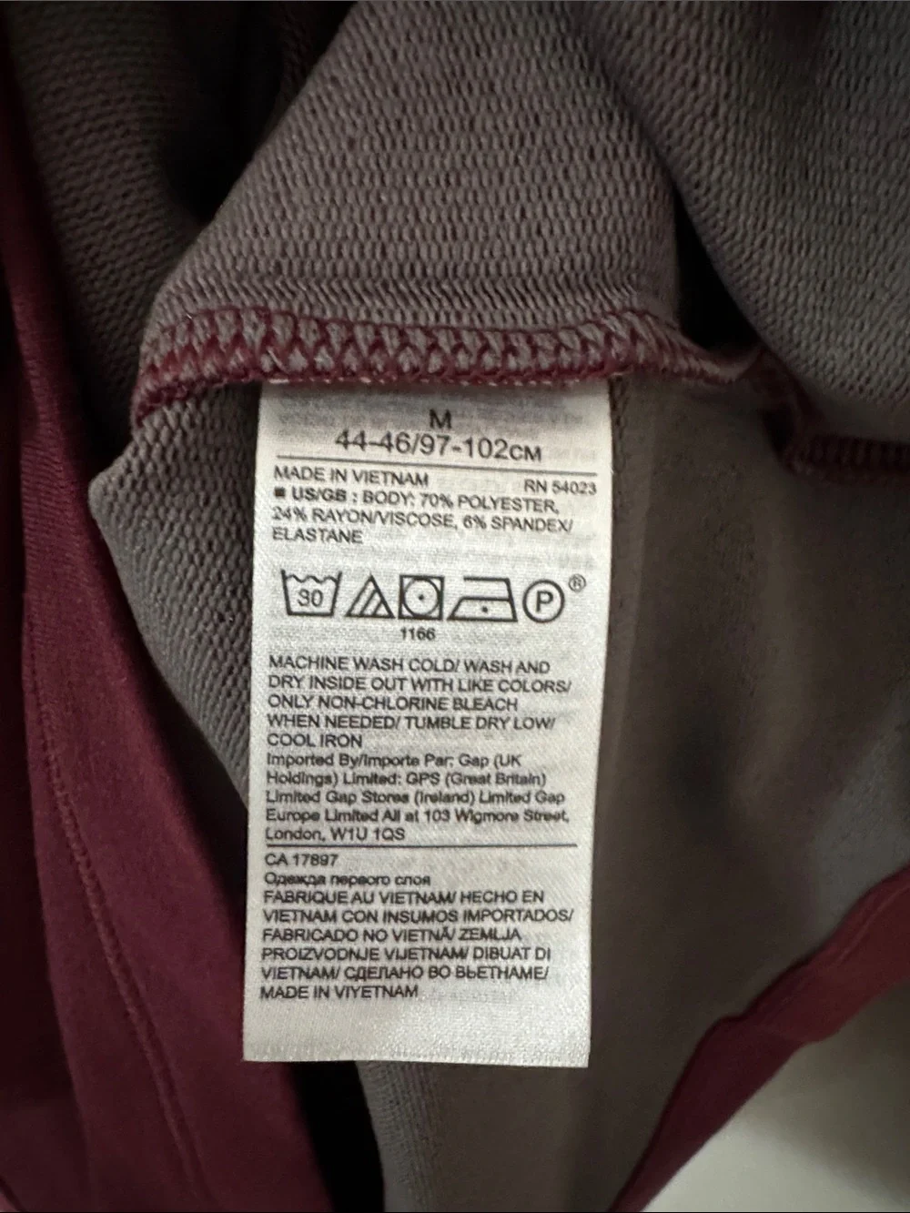 Banana Republic Men's Medium Long Sleeve Core Temp Crewneck Tee Burgundy NWT